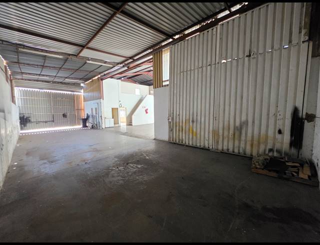 264M² FACTORY TO LET IN ANDERBOLT
